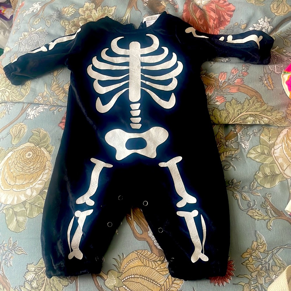 Pottery Barn Kids Baby Glow-in-the-Dark Skeleton Halloween Costume 6-12 month